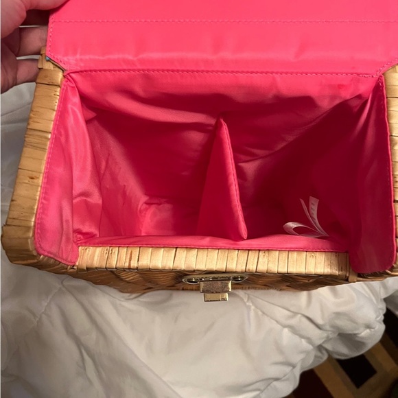 NEW LILLY PULITZER WICKER WINE COOLER AND CARRIER HOLDS TWO BOTTLES - Picture 3 of 3